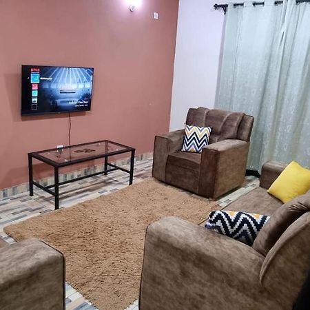 1 Bedroom Fully Furnished Luxurious Apartment Voi Town Екстер'єр фото