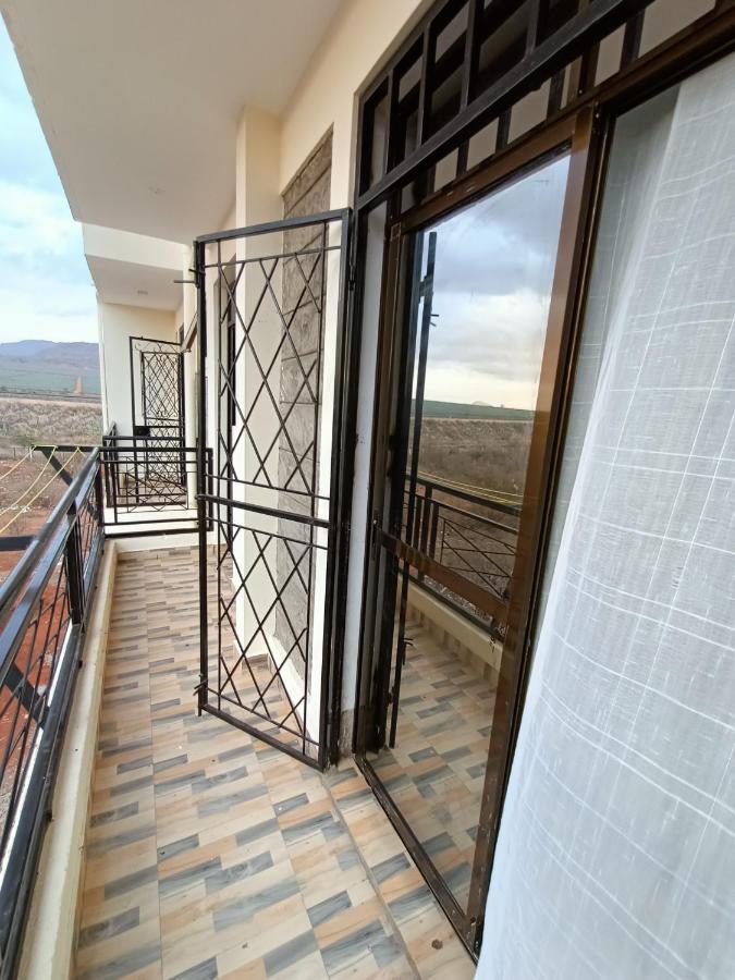 1 Bedroom Fully Furnished Luxurious Apartment Voi Town Екстер'єр фото
